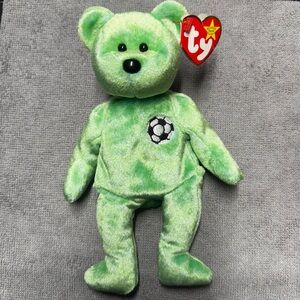 RARE!!! Ty Beanie Baby - 1998 Kicks - The Soccer Bear - with Tag Errors 98/99.